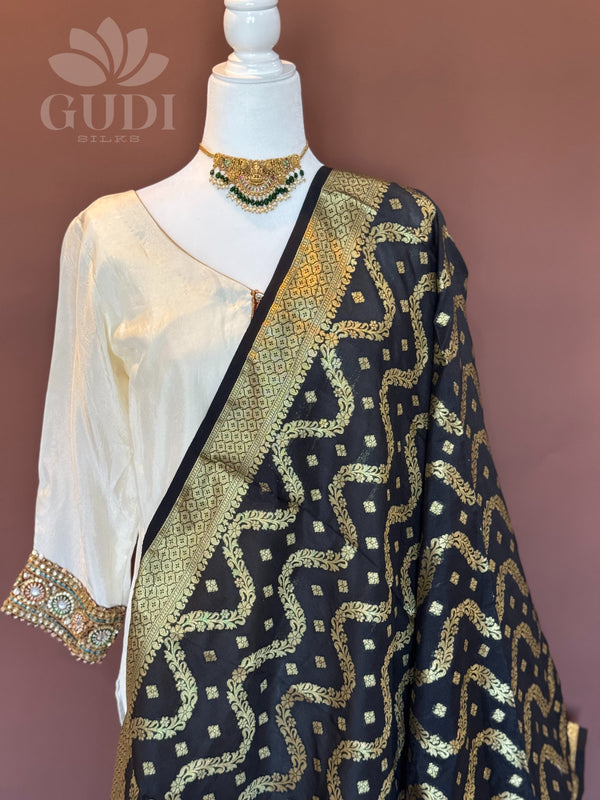 Black silk banarasi duppatta