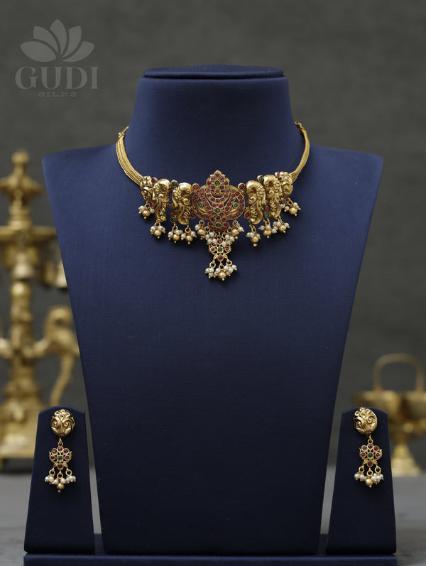Antique Kempu floral necklace